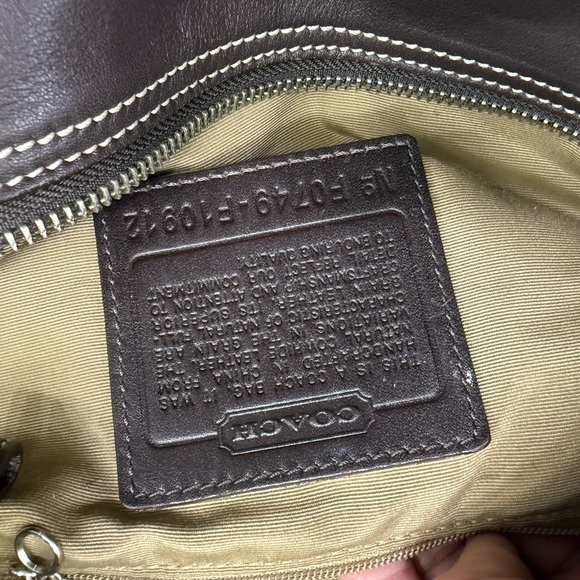 COACH SOHO Brown Leather Tote Bag Buckle Contrast Stitch Y2K